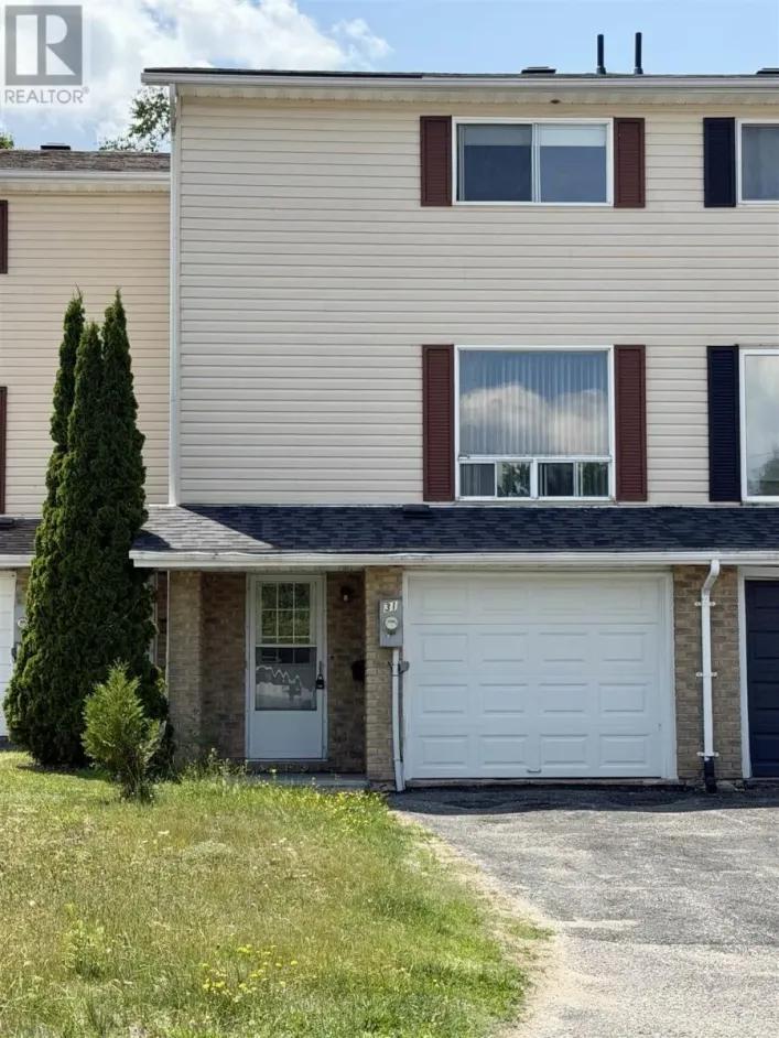 31 Forest PL, Elliot Lake