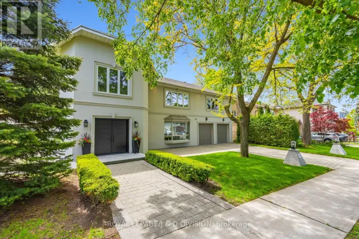 31 GEORGE HENRY BOULEVARD, Toronto