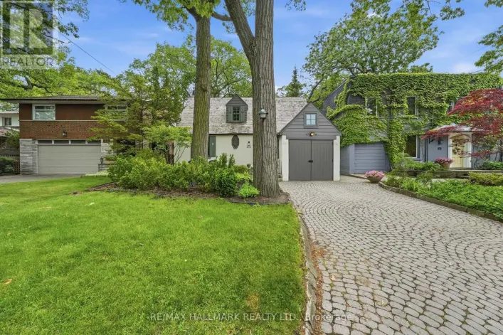31 GLEN OAK DRIVE, Toronto