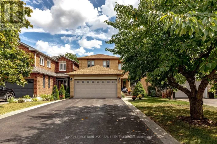 House for sale: 31 GRINDSTONE WAY, Hamilton