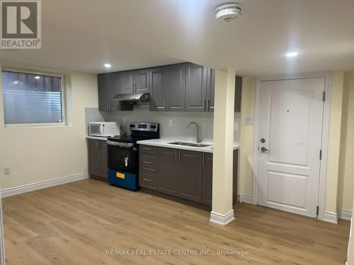 31 HASLEMERE AVENUE, Brampton