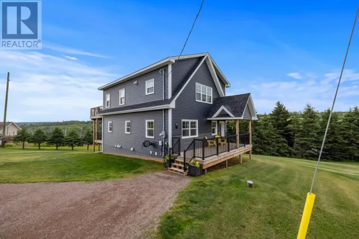 31 Hilltop Court, New London