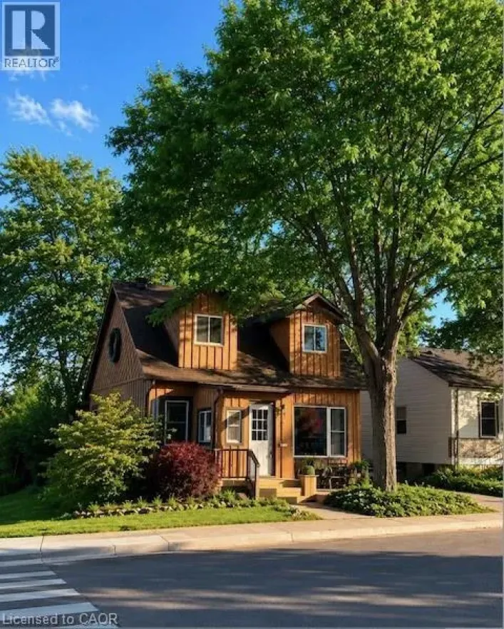 House for rent: 31 HUNTER Street, Dundas