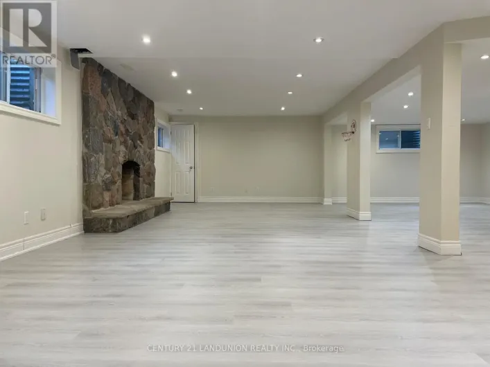 31 JUNEWOOD CRESCENT, Toronto