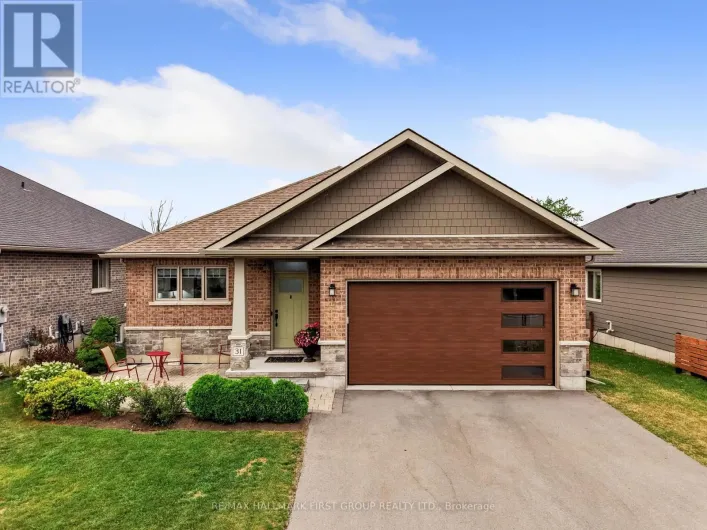 31 MERCEDES DRIVE, Belleville