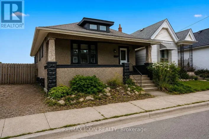 31 MOUNT PLEASANT AVENUE, London North
