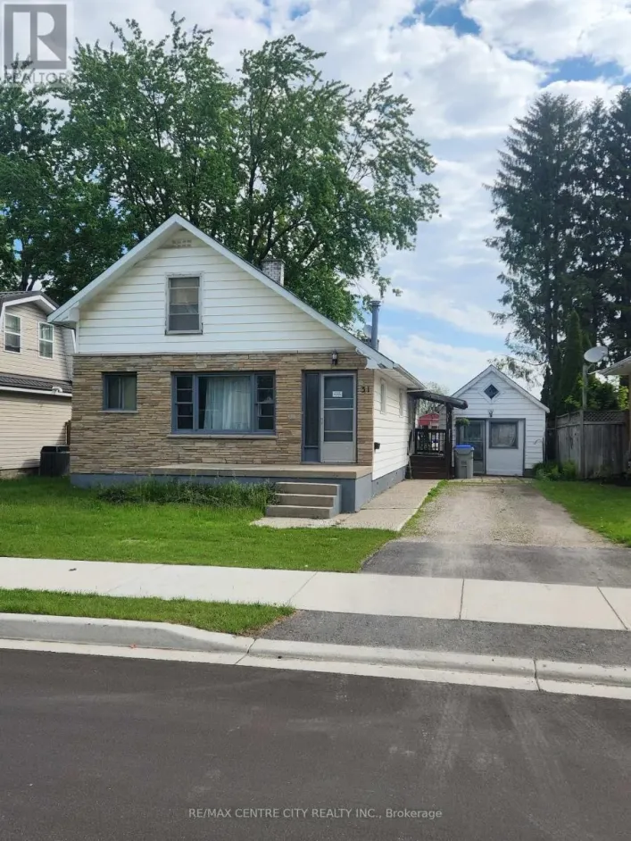 31 QUEEN STREET, Strathroy-Caradoc