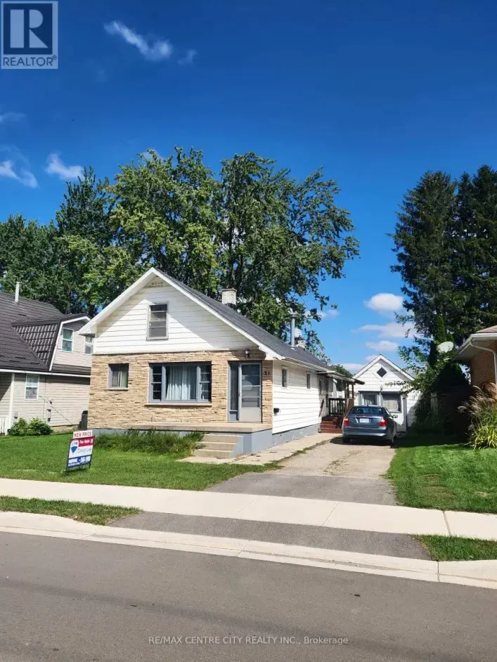 31 QUEEN STREET, Strathroy-Caradoc