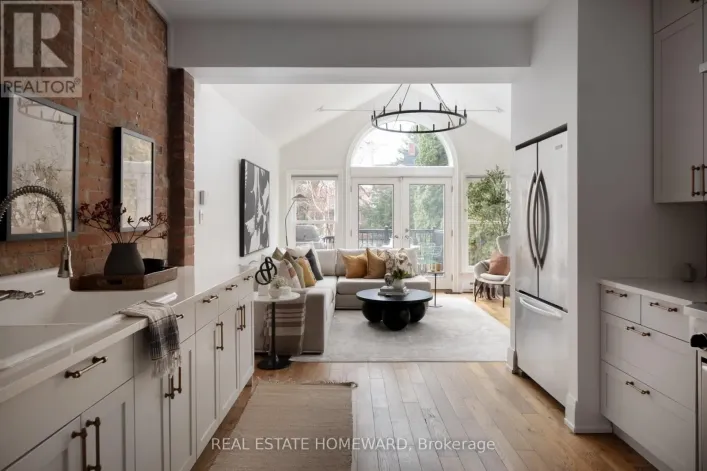 31 RIVERDALE AVENUE, Toronto