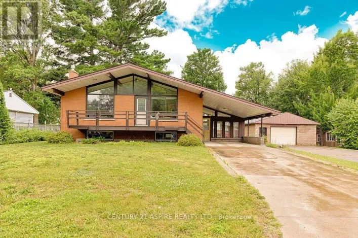 31 SELKIRK STREET, Petawawa