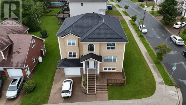 House for sale: 31 Transom Drive, Halifax