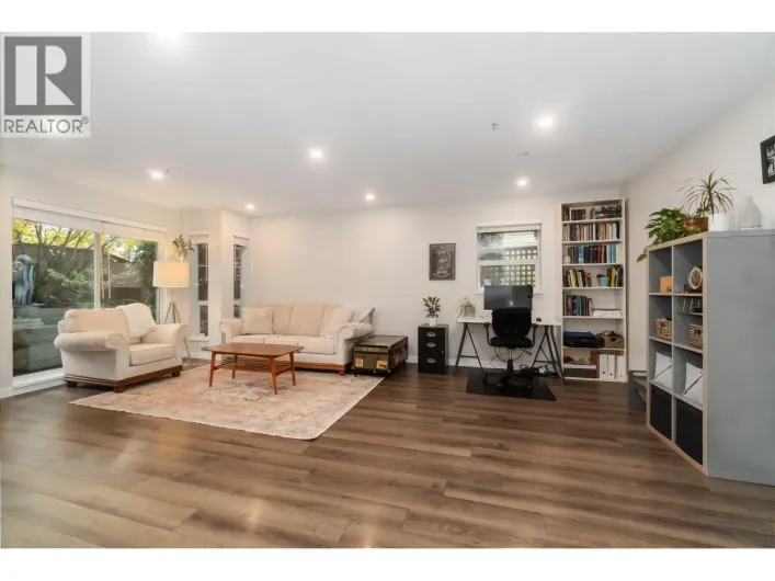 310 1000 BOWRON COURT, North Vancouver