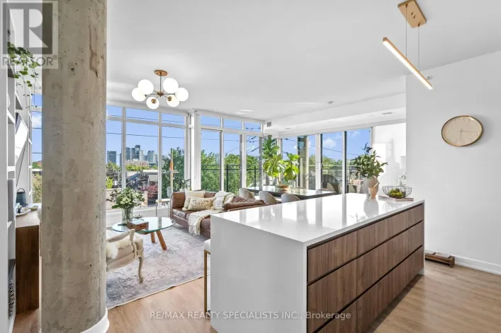 310 - 205 MANNING AVENUE, Toronto