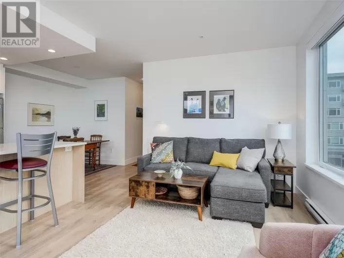 310 2461 Sidney Ave, Sidney