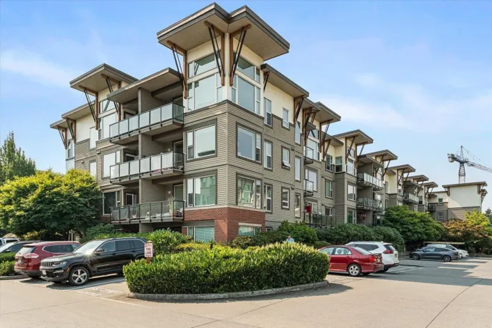 Apartment for sale: 310 33539 HOLLAND AVENUE, Abbotsford