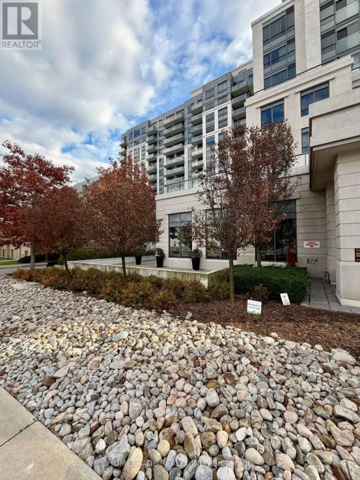 310 - 35 SARANAC BOULEVARD, Toronto