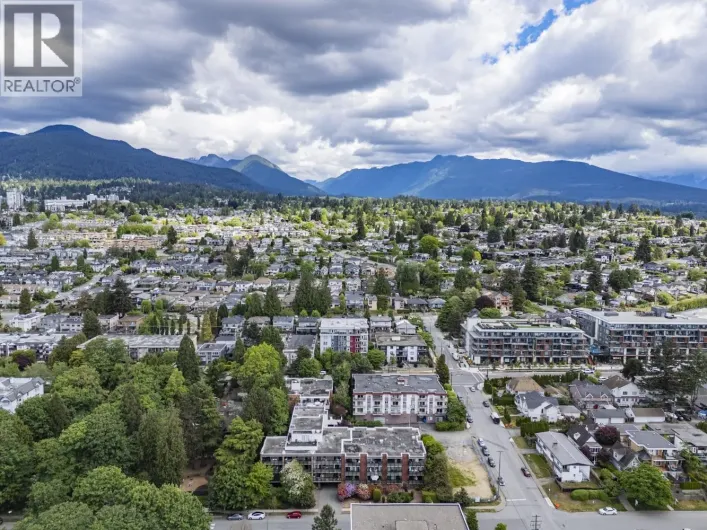 310 360 E 2ND STREET, North Vancouver