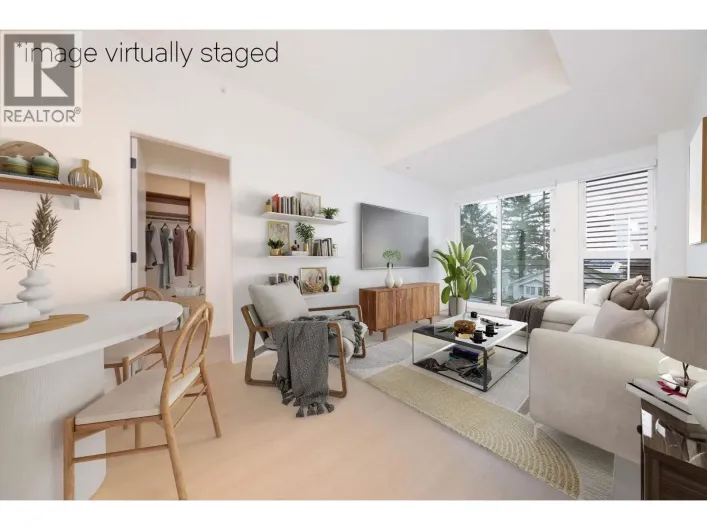 310 422 E 3RD STREET, North Vancouver