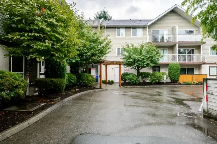 310 45222 WATSON ROAD|Garrison Crossing, Chilliwack