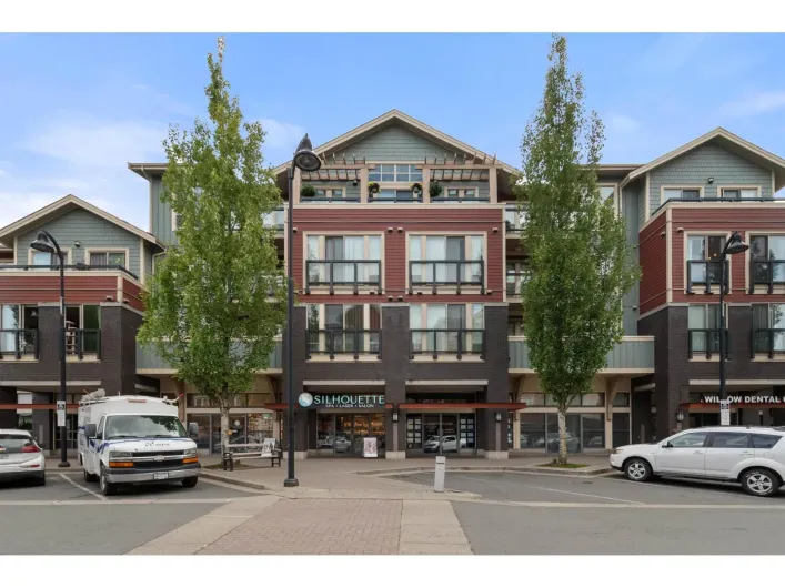 310 45530 MARKET WAY|Garrison Crossing, Chilliwack