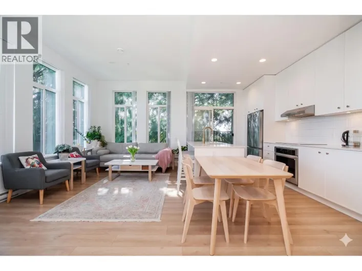 310 708 EDGAR AVENUE, Coquitlam