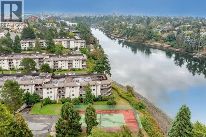310 73 Gorge Rd W, Saanich