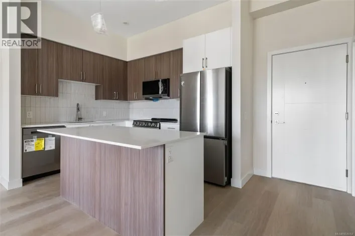 310 777 Station Ave, Langford