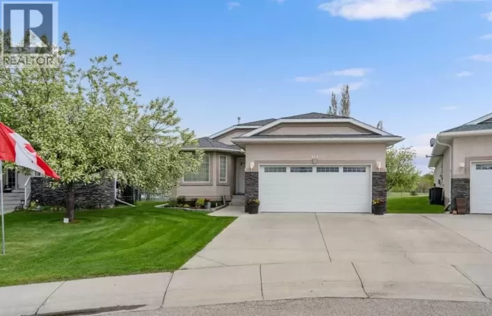 310 Riverside Garden NW, High River