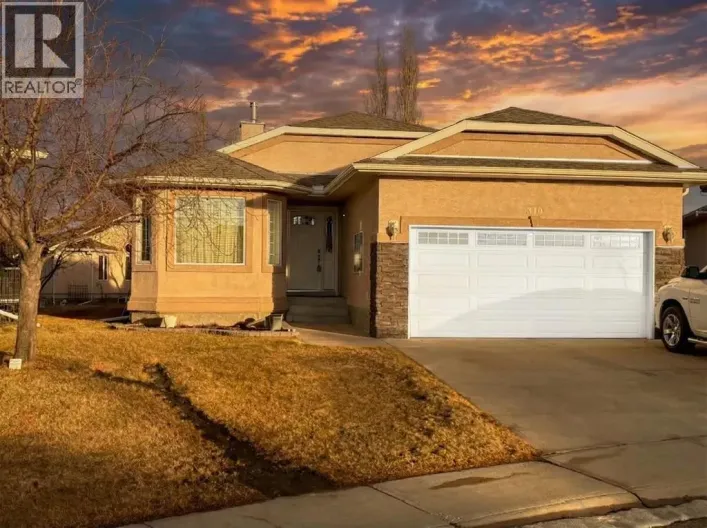 310 Riverside Garden NW, High River