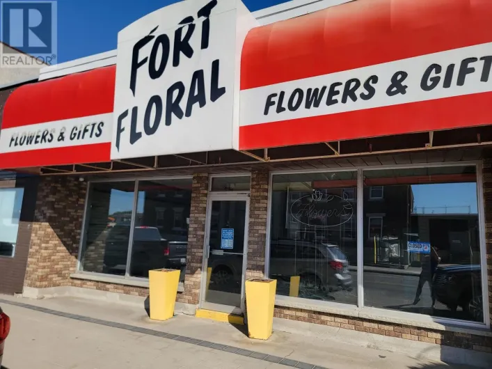 310 Scott St|Third St W, Fort Frances