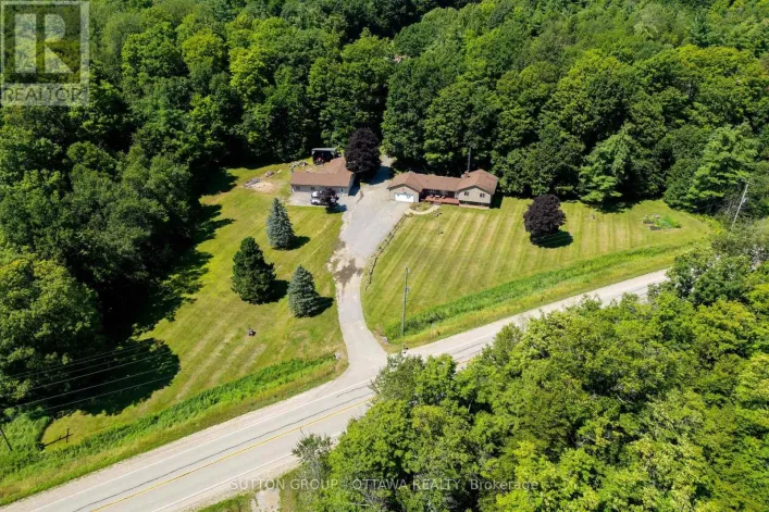 3100 HIGHWAY 32, Leeds and the Thousand Islands