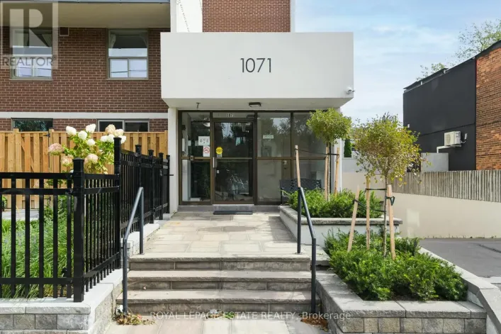 311 - 1071 WOODBINE AVENUE, Toronto