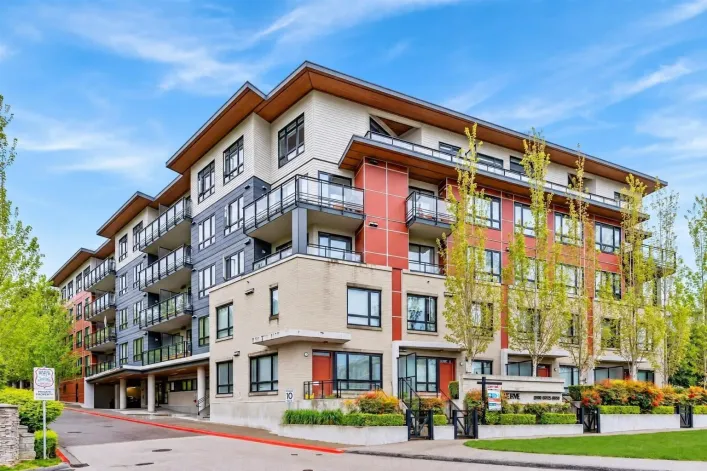 Apartment for sale: 311 13919 FRASER HIGHWAY, Surrey