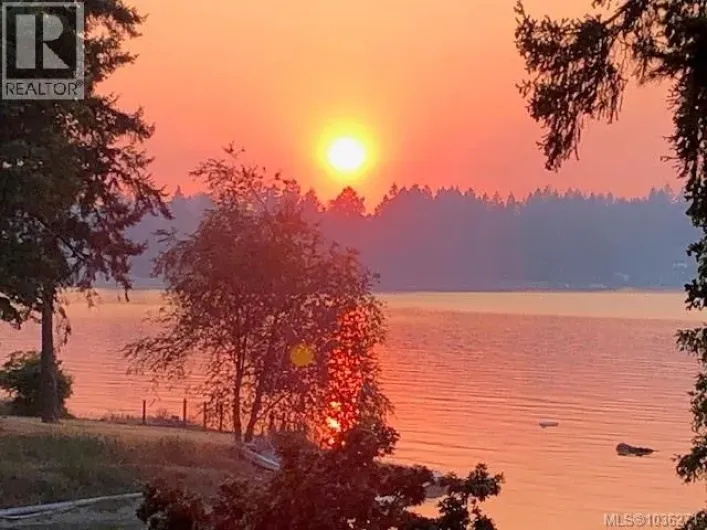311 1600 Stroulger Rd, Nanoose Bay