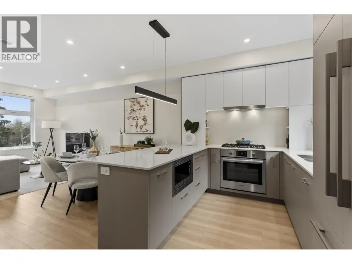 311 342 MOUNTAIN HIGHWAY, North Vancouver