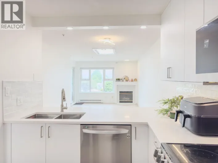 311 4893 CLARENDON STREET, Vancouver