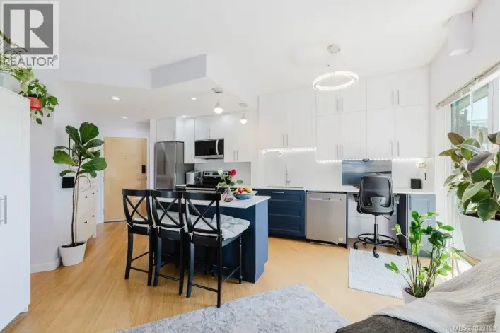 311 611 Brookside Rd, Colwood