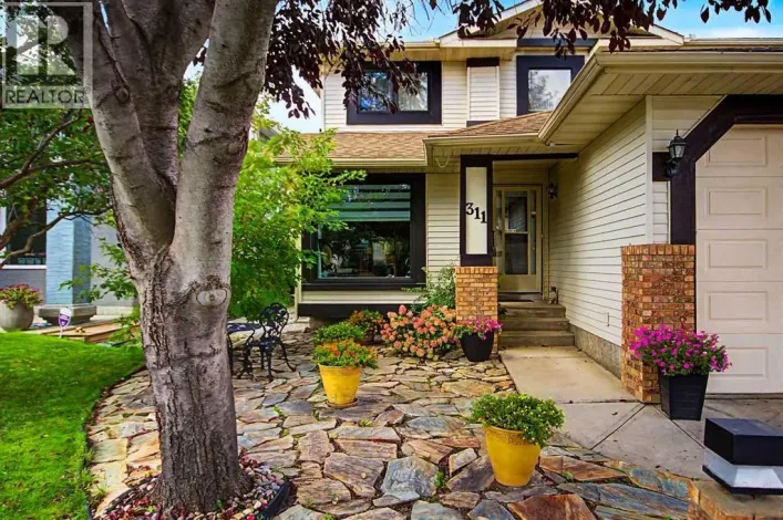 311 Douglasbank Green SE, Calgary