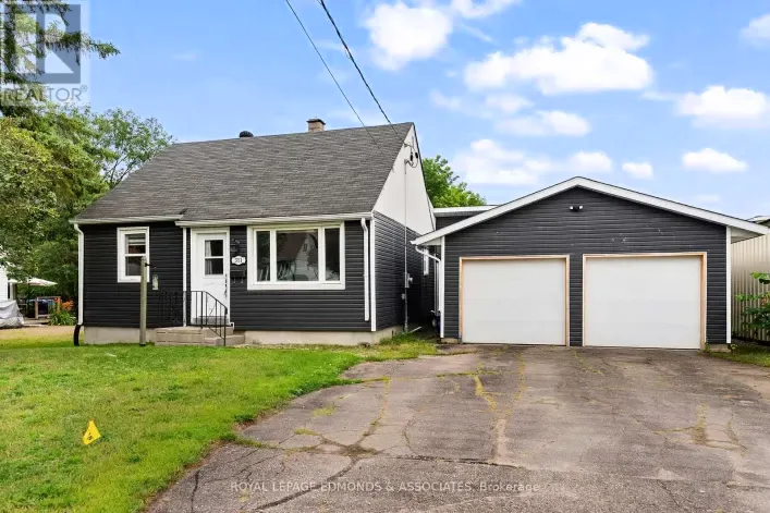 311 JULIEN STREET, Pembroke