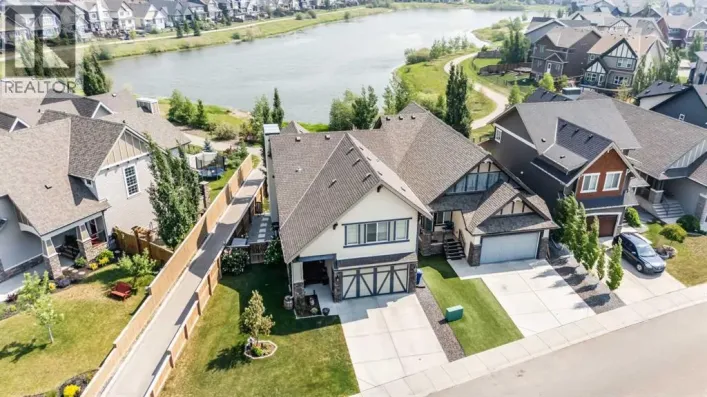 311 Reunion Green NW, Airdrie