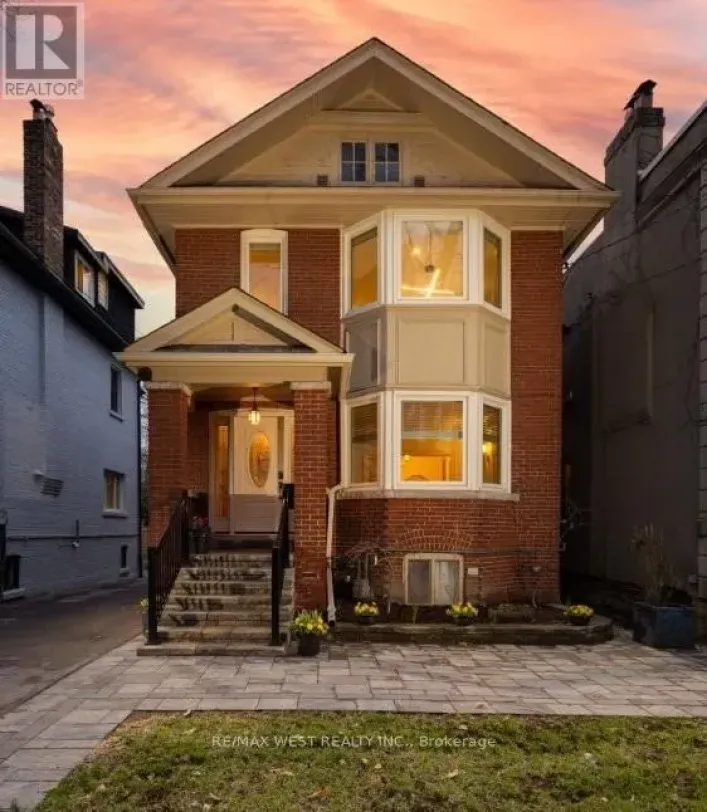 311 ST CLAIR AVENUE E, Toronto