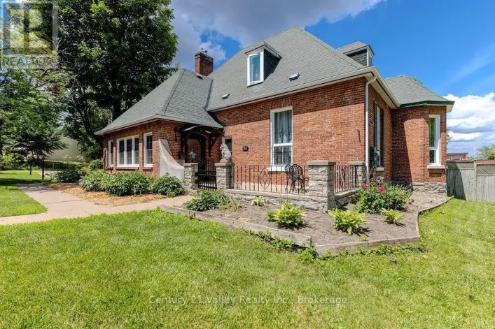 311 SUPPLE STREET, Pembroke