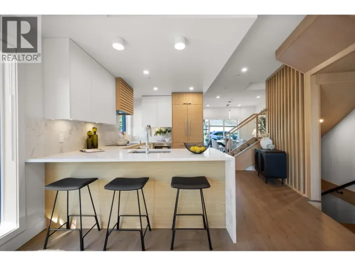 3114 WOODBINE DRIVE, North Vancouver