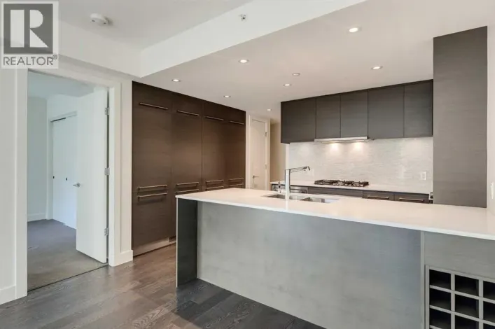 312, 1025 5 Avenue SW, Calgary