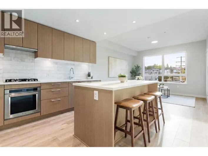 312 110 E 17TH STREET, North Vancouver
