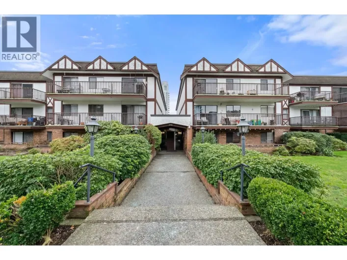 312 131 W 4TH STREET, North Vancouver