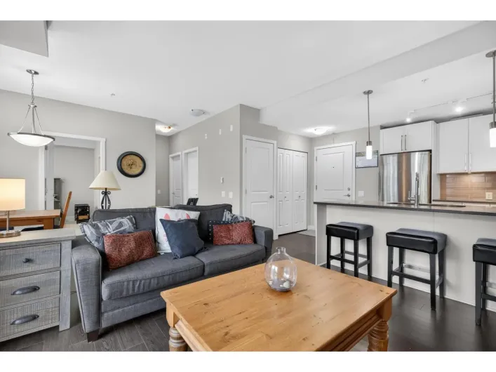 Apartment for sale: 312 14358 60 AVENUE, Surrey