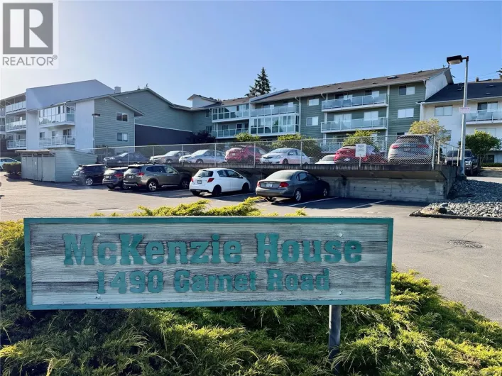 312 1490 GARNET Rd, Saanich