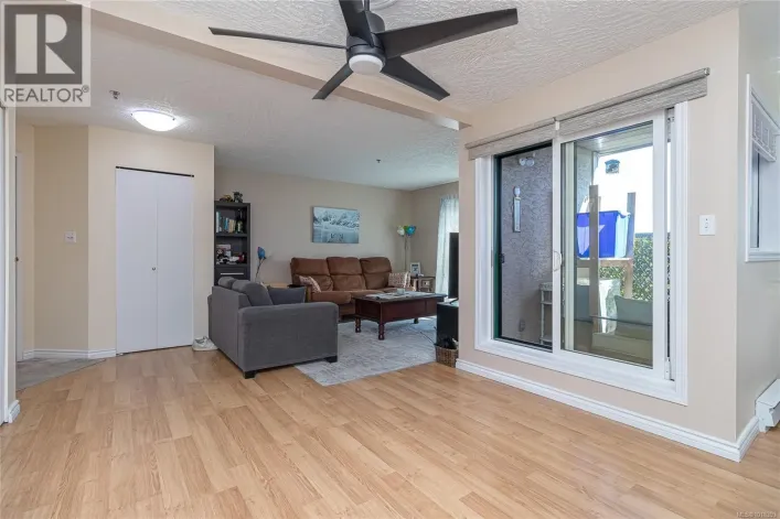 312 3460 Quadra St, Saanich