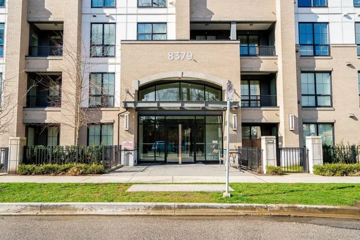 312 8379 201 STREET, Langley